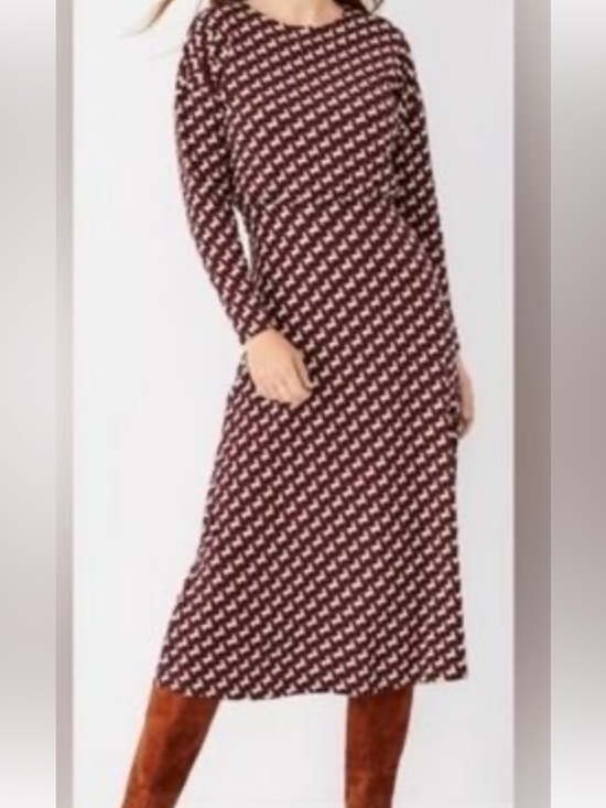 Ann Taylor Dresses & Skirts - Ann Taylor Burgundy Long Sleeve Midi Dress with Cream horses!
